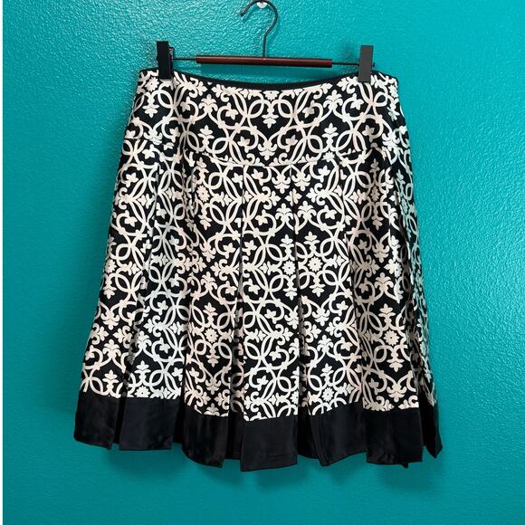 White House Black Market 100% Silk Pleated Mini Party Skirt Women's 6 - Picture 3 of 9